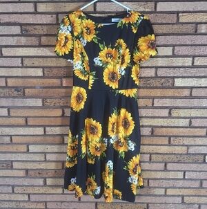 Tagunop Medium Black Sunflower Patterned Sundress